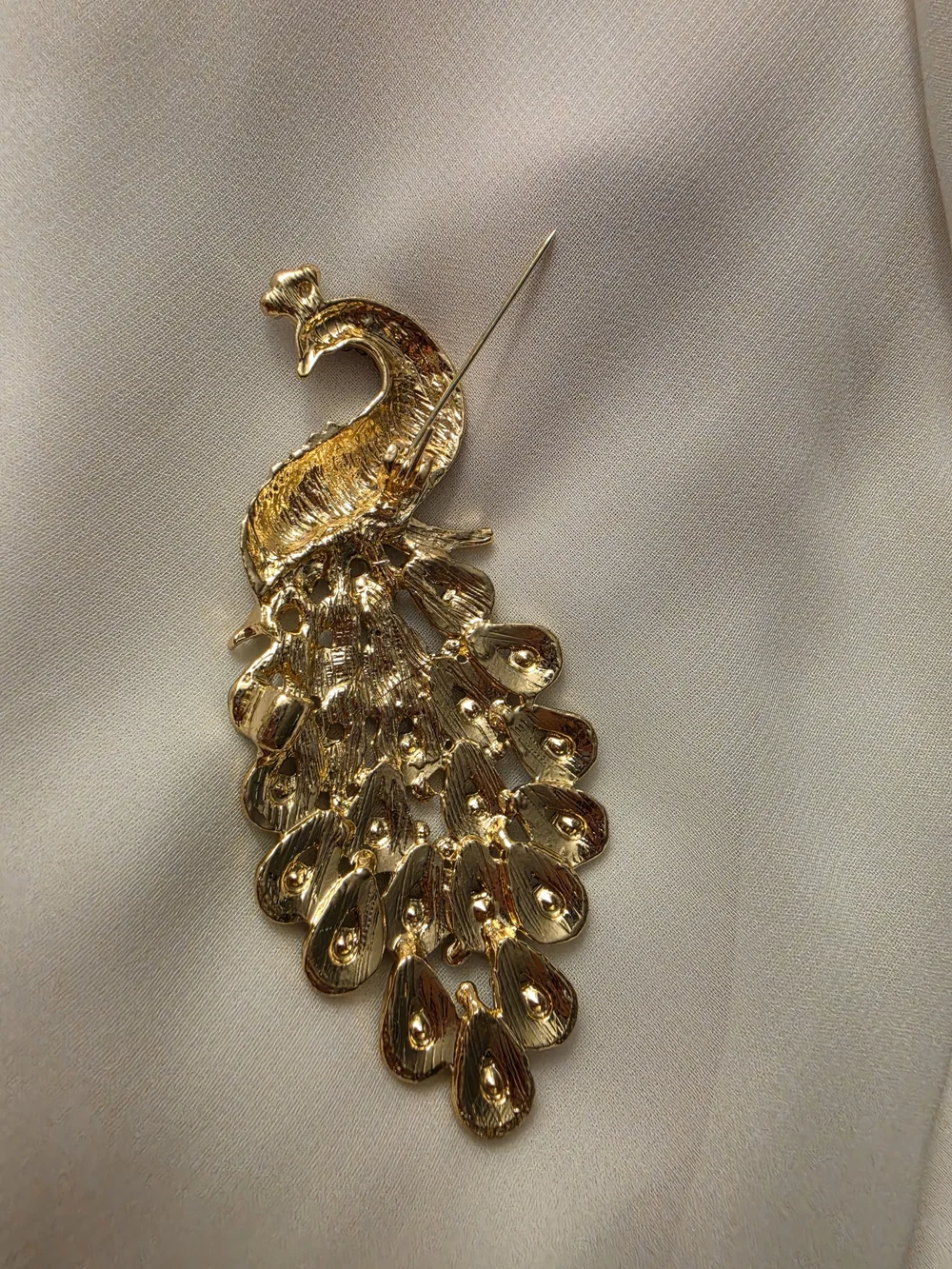 Vintage Style Art Deco Green Peacock Brooch Pin Gold Tone Rhinestone Bird